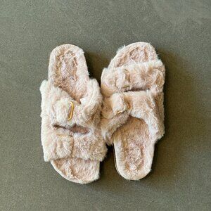 Plush Pink Fitcry Fuzzy Slippers Size 9 - NWOT's